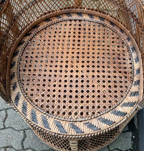 AN EMMANUELLE PEACOCK CHAIR - ADDITIONAL PHOTO 5