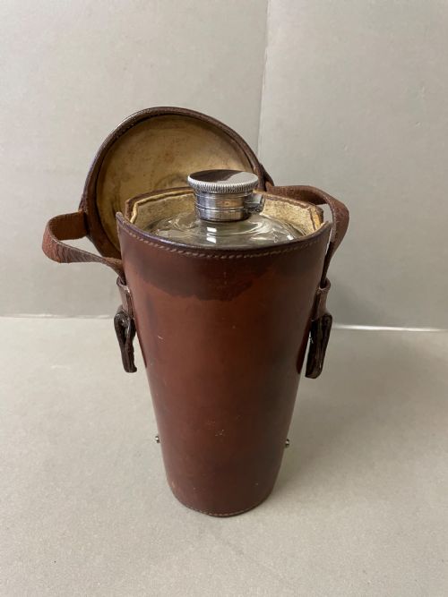 AN ANTIQUE HUNTING FLASK AND FOUR CUPS - ADDITIONAL PHOTO 5