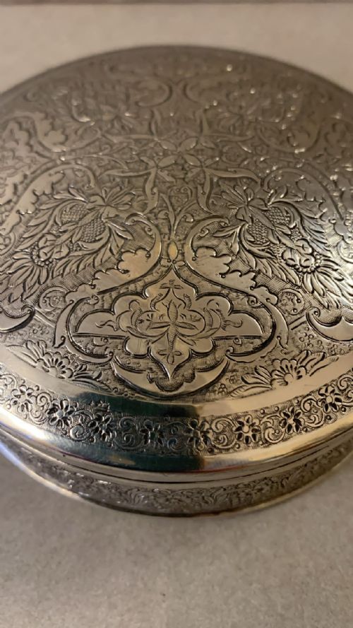 AN ANTIQUE PERSIAN BOX - ADDITIONAL PHOTO 5