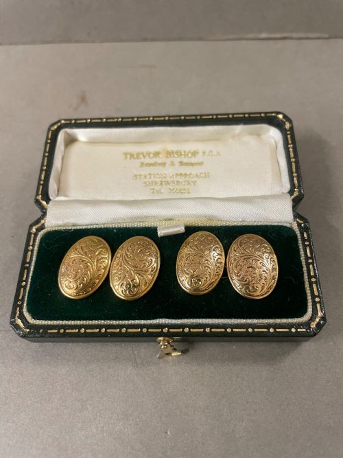 an antique pair of 18ct cufflinks - CATEGORY: ANTIQUE JEWELLERY - DATED 19TH CENTURY