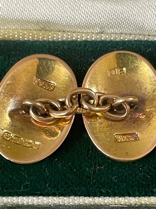 AN ANTIQUE PAIR OF 18CT CUFFLINKS - ADDITIONAL PHOTO 2