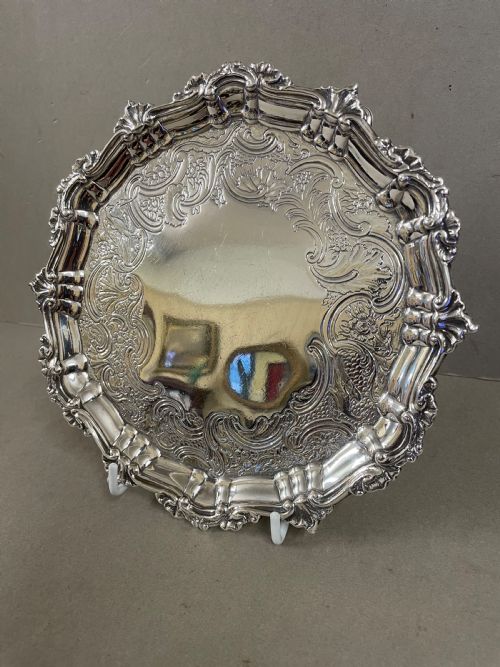 an antique georgian irish silver salver - CATEGORY: ANTIQUE SILVER - DATED GEORGIAN
