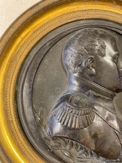 AN ANTIQUE BRONZE ROUNDEL OF NAPOLEON BONAPARTE - ADDITIONAL PHOTO 2