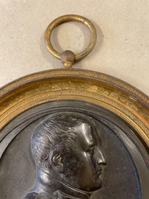 AN ANTIQUE BRONZE ROUNDEL OF NAPOLEON BONAPARTE - ADDITIONAL PHOTO 4