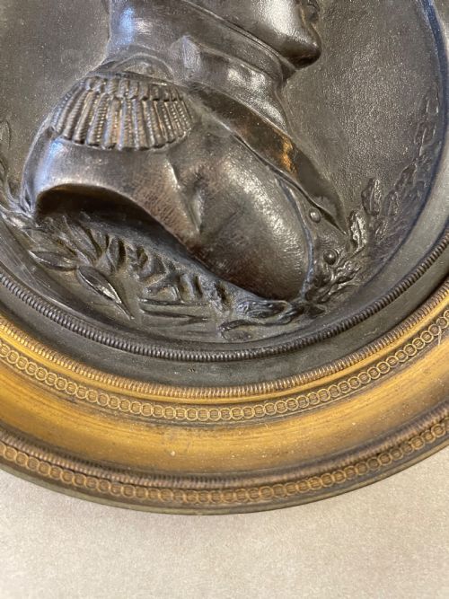 AN ANTIQUE BRONZE ROUNDEL OF NAPOLEON BONAPARTE - ADDITIONAL PHOTO 5