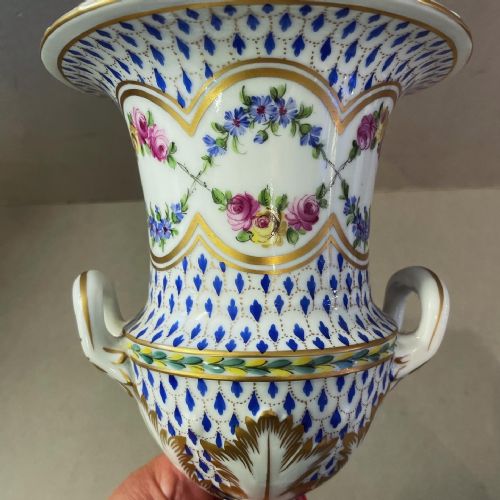 AN ANTIQUE DRESDEN VASE - ADDITIONAL PHOTO 1