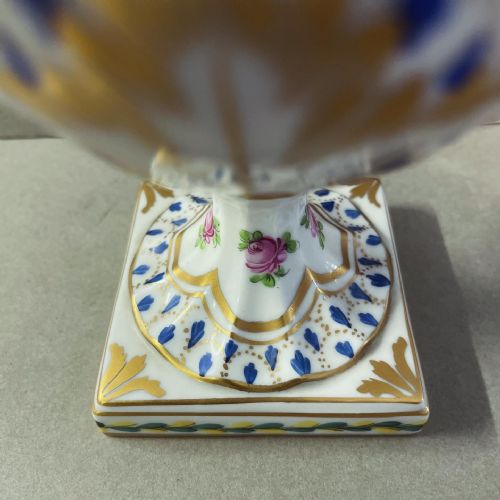 AN ANTIQUE DRESDEN VASE - ADDITIONAL PHOTO 2