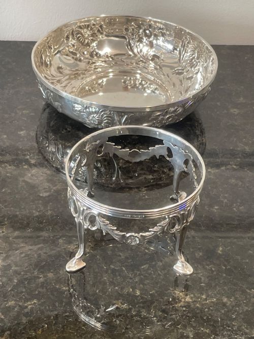 A SILVER FRUIT BOWL OR BON BON DISH ON STAND - ADDITIONAL PHOTO 5