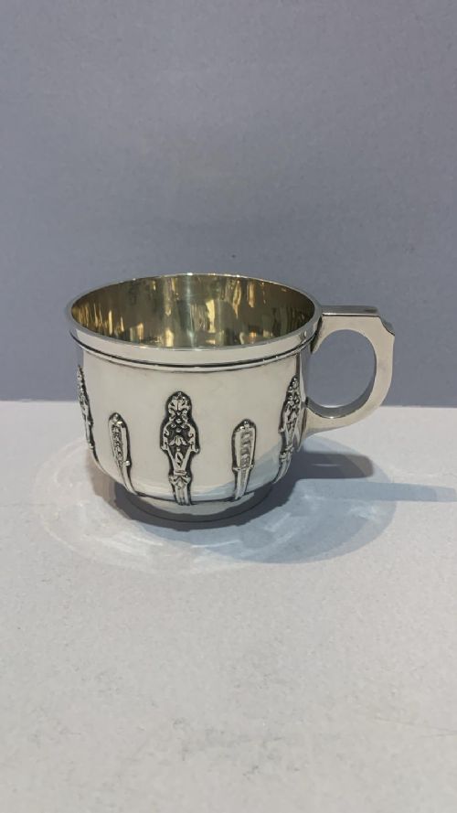 AN EDWARDIAN SILVER CUP