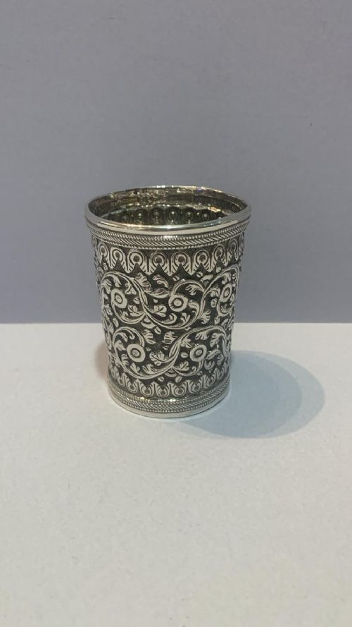AN ANTIQUE INDIAN SILVER KUTCH BEAKER