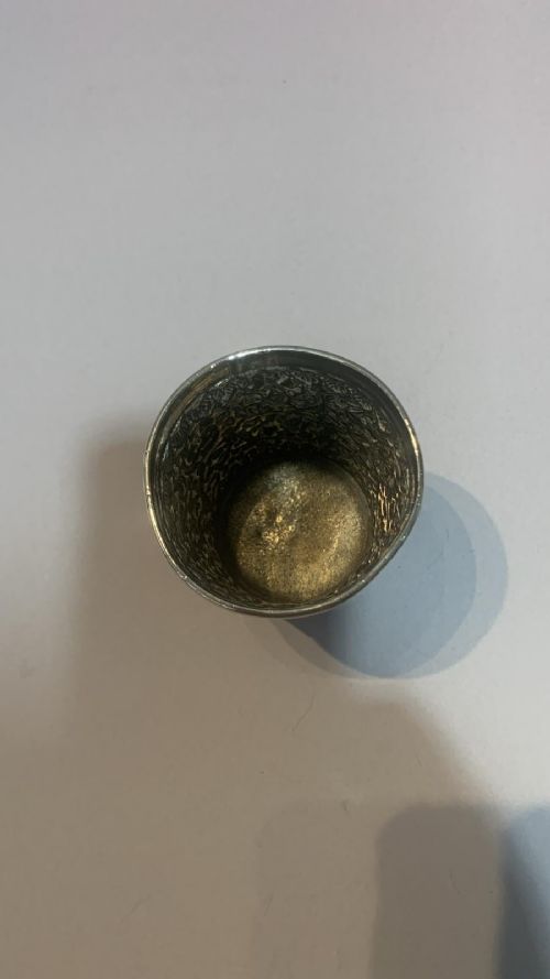 AN ANTIQUE INDIAN SILVER KUTCH BEAKER - ADDITIONAL PHOTO 2