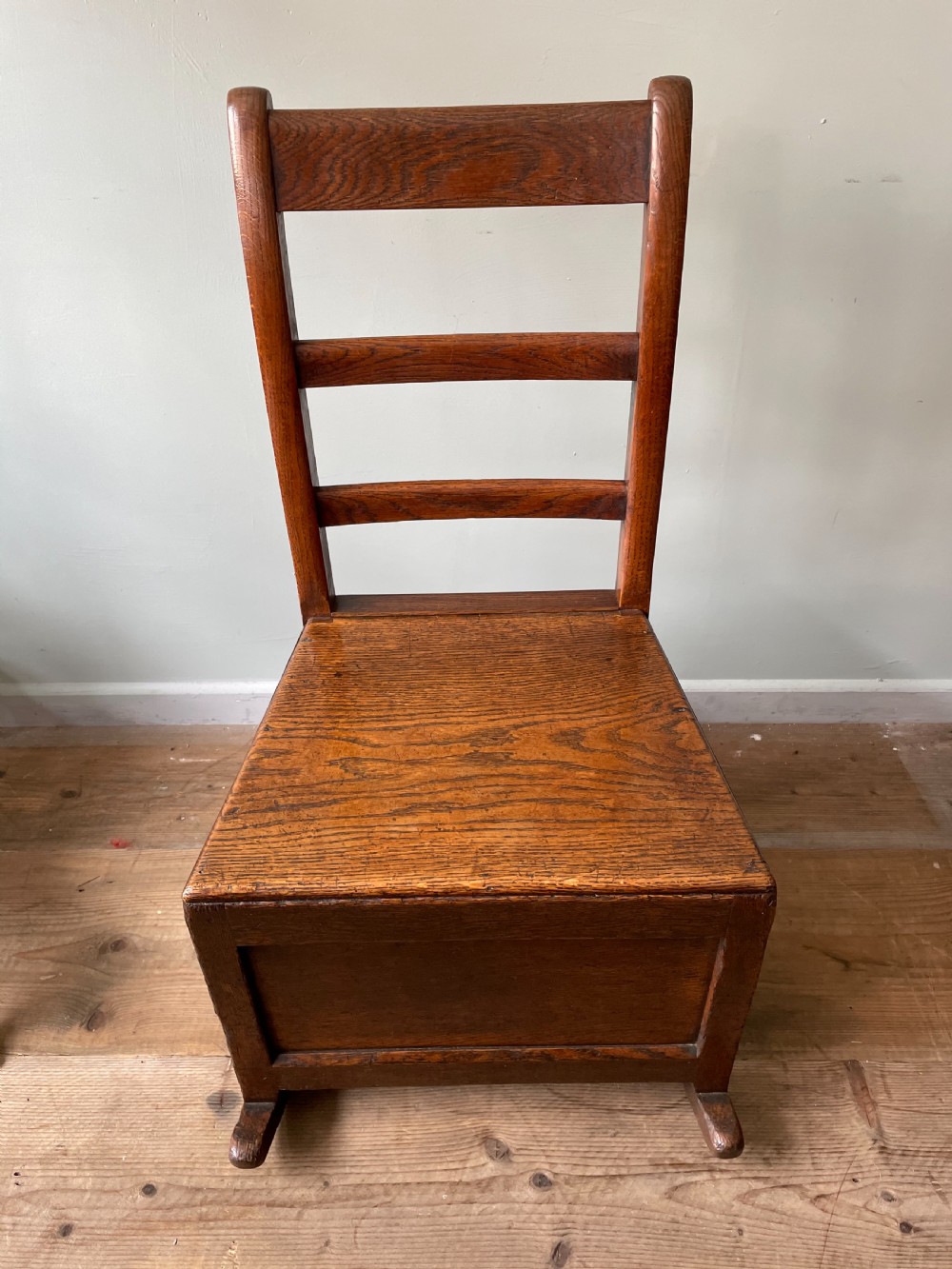 A 19thC Welsh Oak child’s lambing or rocking chair View II