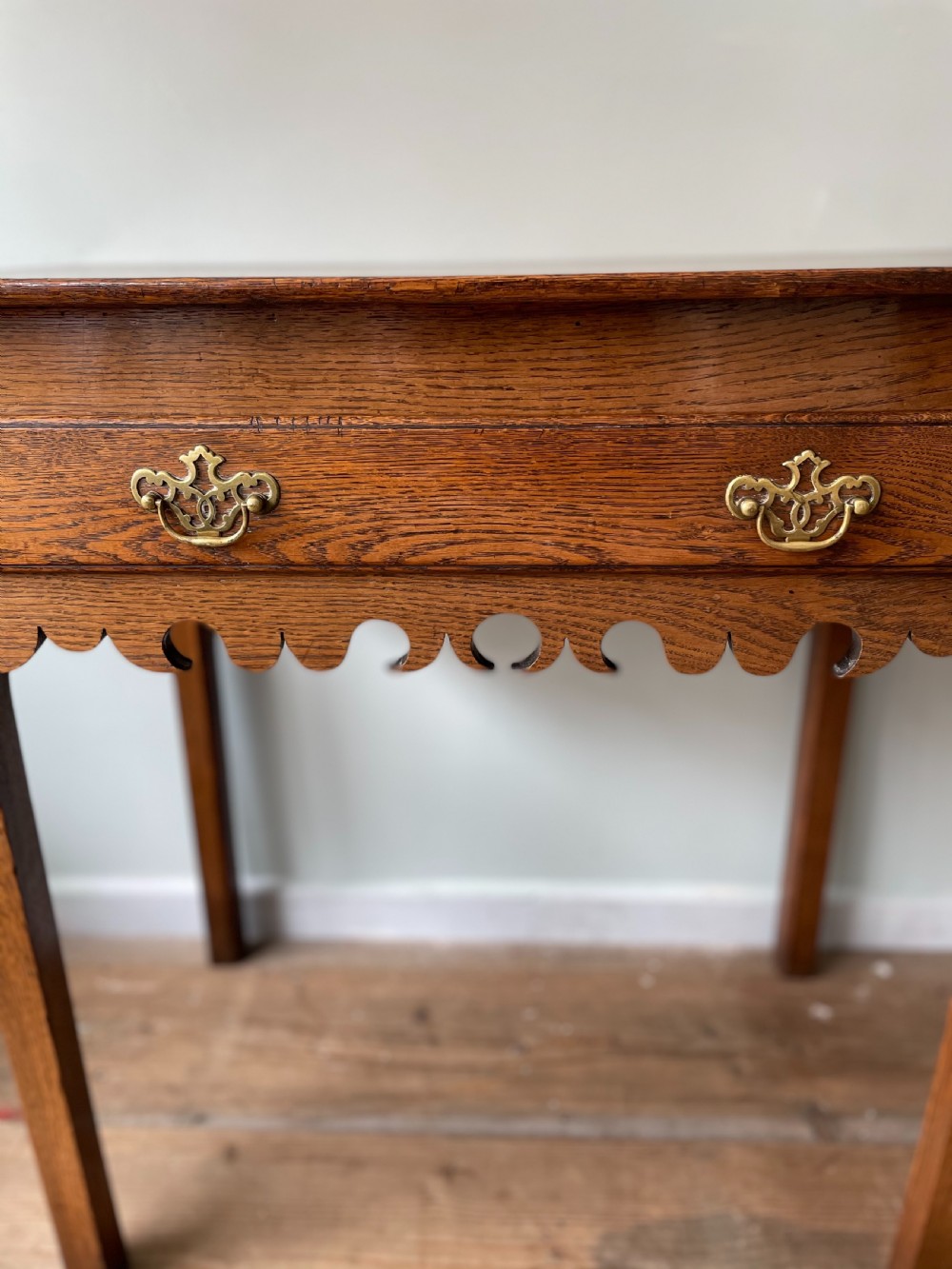 An early 19thC Welsh Oak Side Table View V