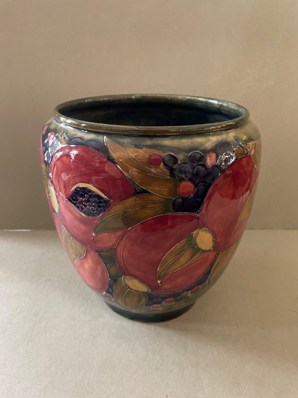 A moorcroft jardiniere View VI