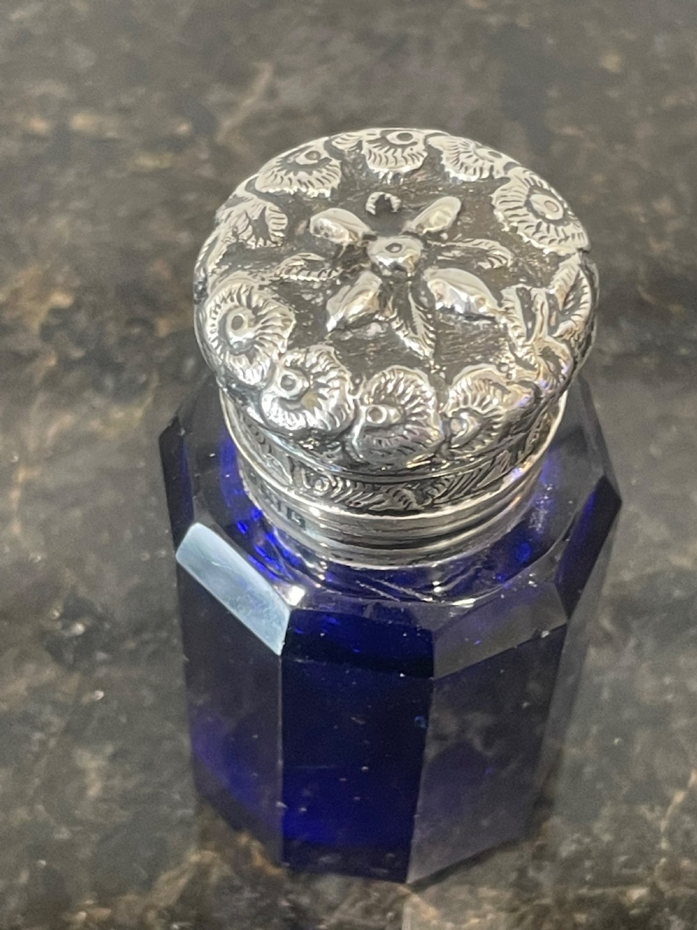Silver top scent bottle View III