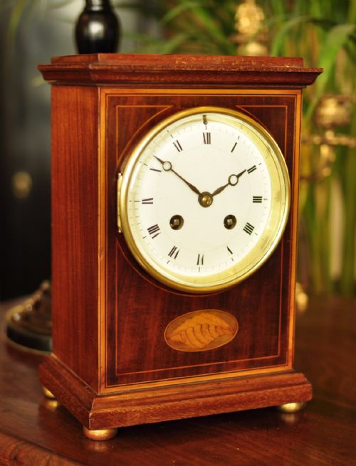 classic mantel clock - CATEGORY: ANTIQUE CLOCKS - DATED 1900