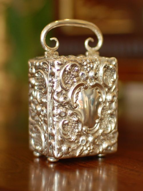 SILVER CARRIAGE TIMEPIECE 'REPOUSSE' CASE - ADDITIONAL PHOTO 2