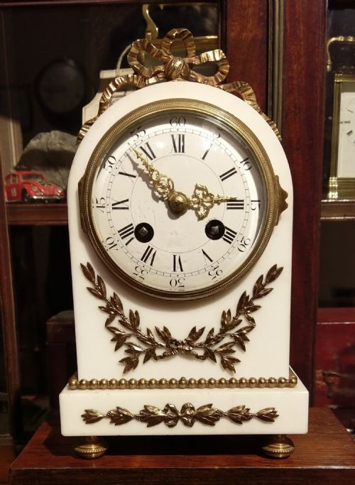 white carrara marble mantel clock - CATEGORY: ANTIQUE CLOCKS - DATED EDWARDIAN