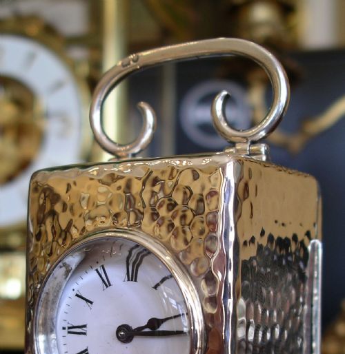 CLASSIC HAMMERED SILVER CARRIAGE CLOCK TIMEPIECE - ADDITIONAL PHOTO 6