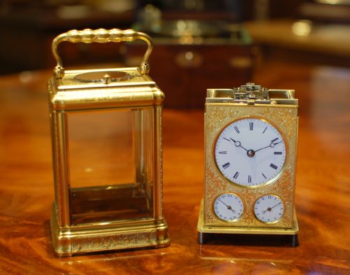 FINE CARRIAGE CLOCK WITH CALENDAR - ADDITIONAL PHOTO 5
