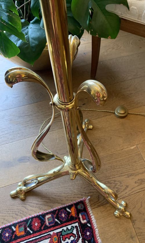 TALL HANDSOME EDWARDIAN TELESCOPIC UPLIGHTER BRASS AND OPALINE - ADDITIONAL PHOTO 3