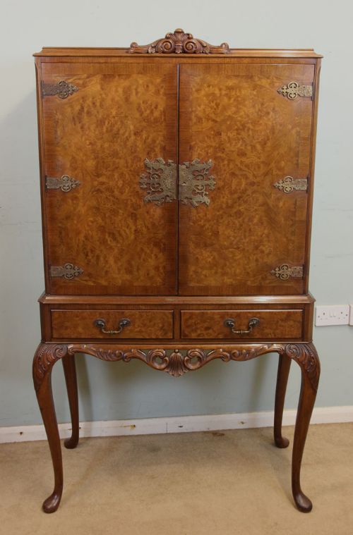 Burr Walnut Queen Anne Style Cocktail Drinks Cabinet