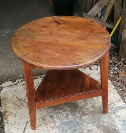 19c pine cricket table - CATEGORY: ANTIQUE TABLES - DATED 19TH CENTURY