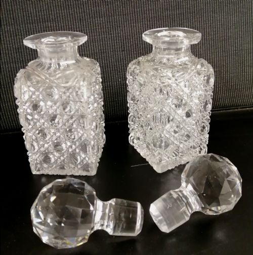 SMALL PAIR OF SQUARE BASED DECANTERS - ADDITIONAL PHOTO 1
