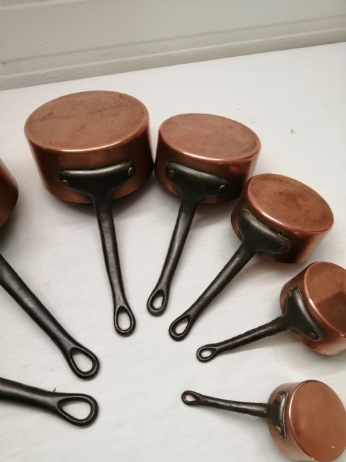 AN ANTIQUE SET OF FRENCH COPPER AND STEELIRON PANS - ADDITIONAL PHOTO 8