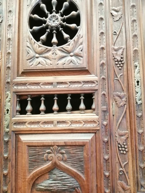 A FINE FRENCH CARVED COUNTRY CABINET - ADDITIONAL PHOTO 9