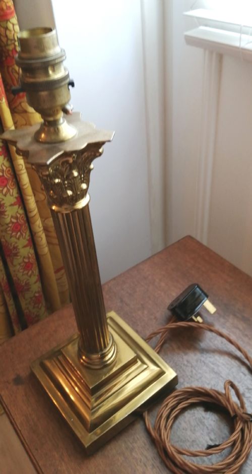ANTIQUE BRASS CORINTHIAN COLUMN TABLE LAMP - ADDITIONAL PHOTO 5