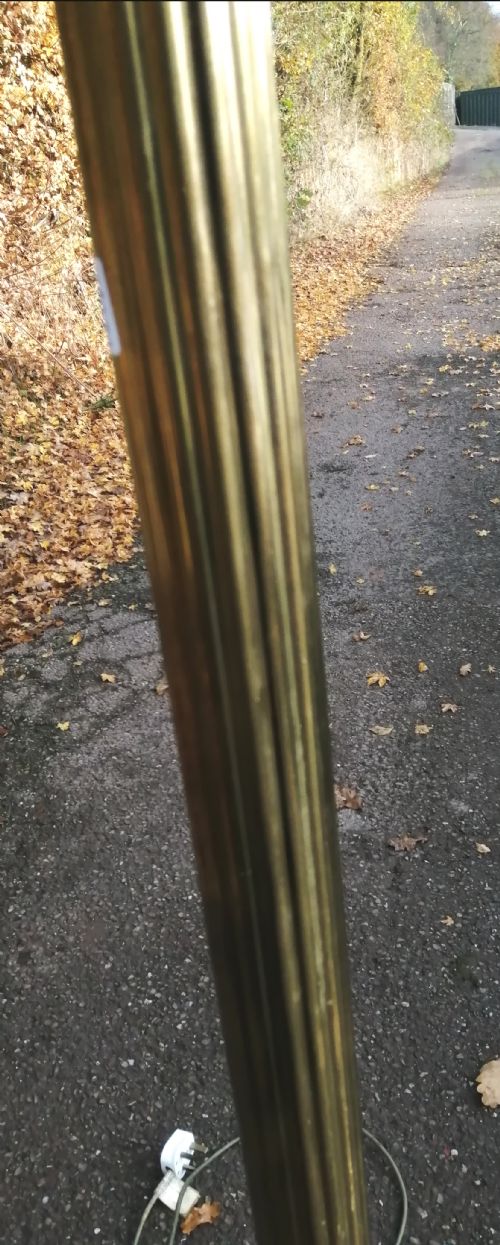 AN ANTIQUE BRASS CORINTHIAN COLUMN STANDARD LAMP - ADDITIONAL PHOTO 8