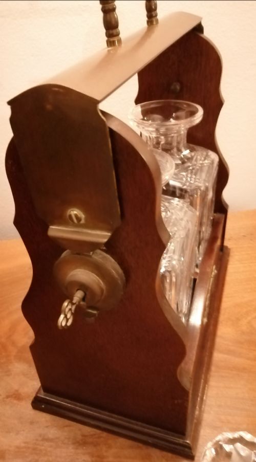 QUALITY ANTIQUE 2 DECANTER TANTALUSWITH KEY - ADDITIONAL PHOTO 12
