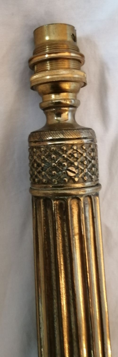 19C TALL FLUTED BRASS TABLE LAMP - ADDITIONAL PHOTO 5