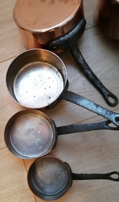 ANTIQUE SET OF 7 COPPER AND STEEL FRENCH COOKING PANS - ADDITIONAL PHOTO 8