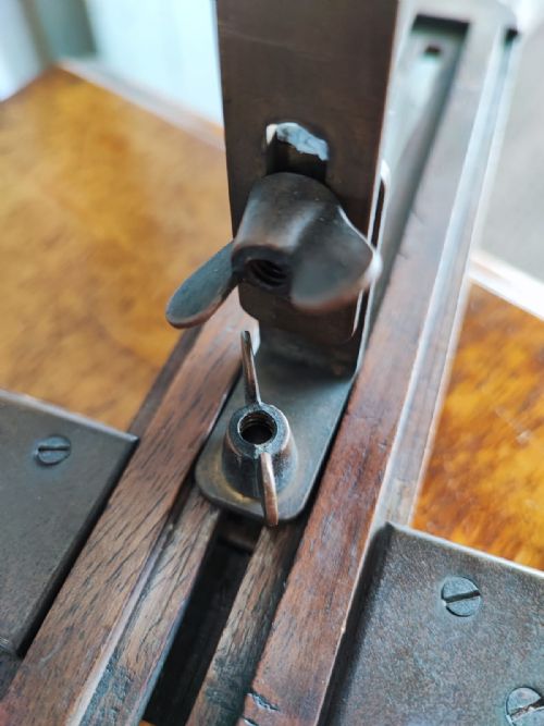 ANTIQUE ADJUSTABLE MAHOGANY EASEL - ADDITIONAL PHOTO 2