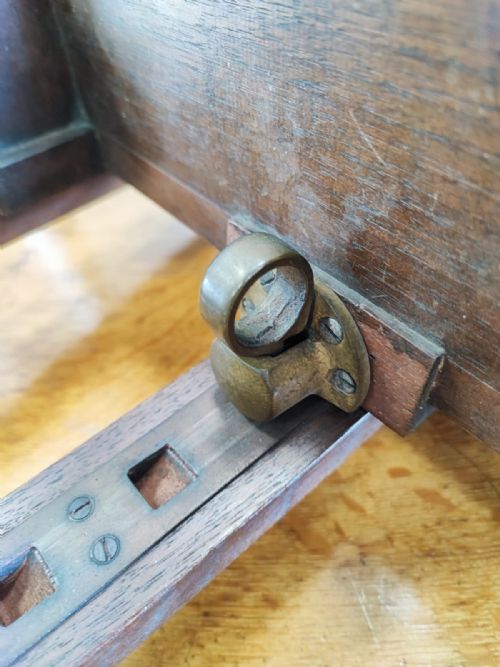 ANTIQUE ADJUSTABLE MAHOGANY EASEL - ADDITIONAL PHOTO 4