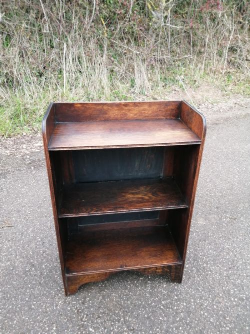 small solid oak open bookcase - CATEGORY: ANTIQUE BOOKCASES - DATED 1920