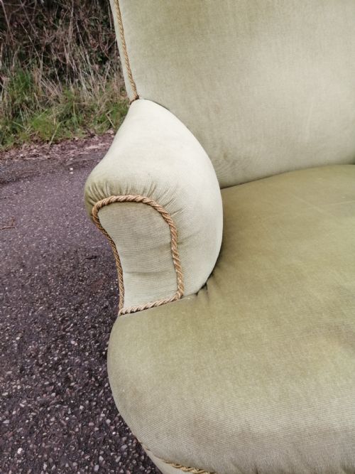 LARGE VICTORIAN UPHOLSTERED ARM CHAIR - ADDITIONAL PHOTO 3