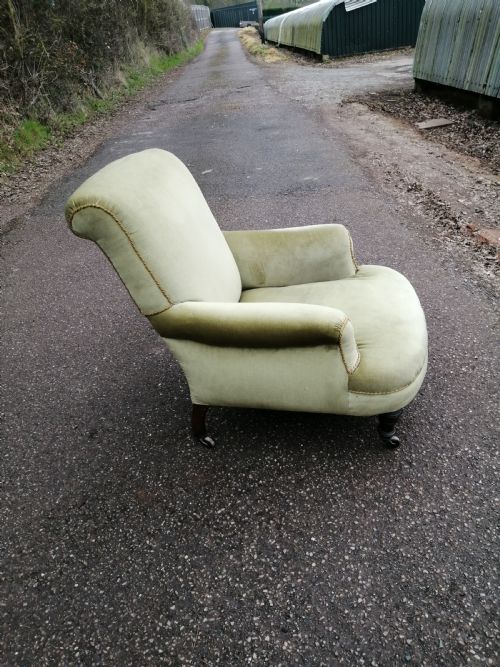 LARGE VICTORIAN UPHOLSTERED ARM CHAIR - ADDITIONAL PHOTO 4