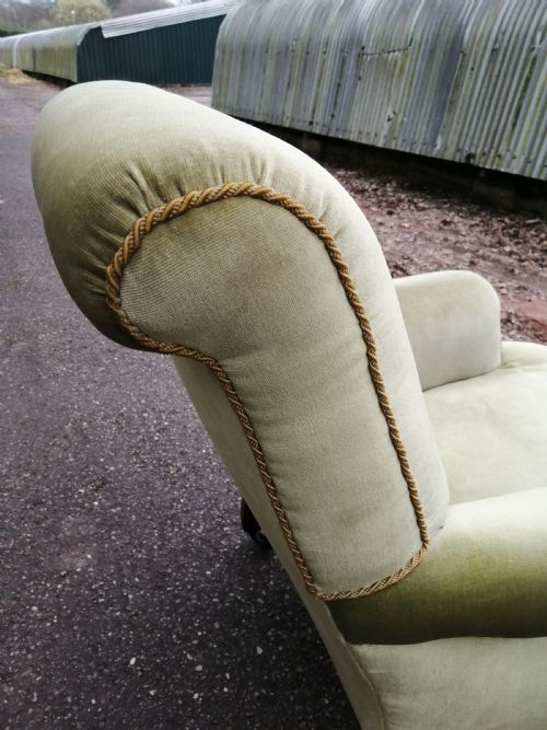LARGE VICTORIAN UPHOLSTERED ARM CHAIR - ADDITIONAL PHOTO 5