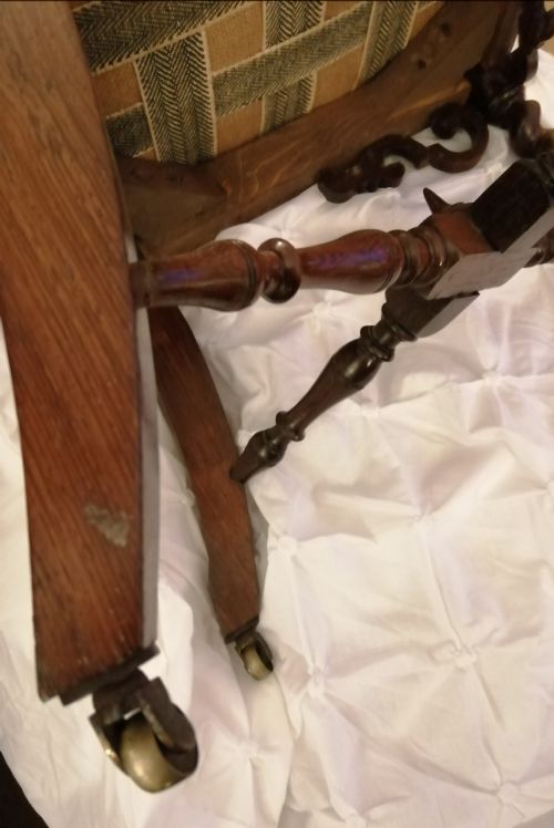 AN ANTIQUE WILLIAM IV ROSEWOOD OCCASIONAL CHAIR - ADDITIONAL PHOTO 4