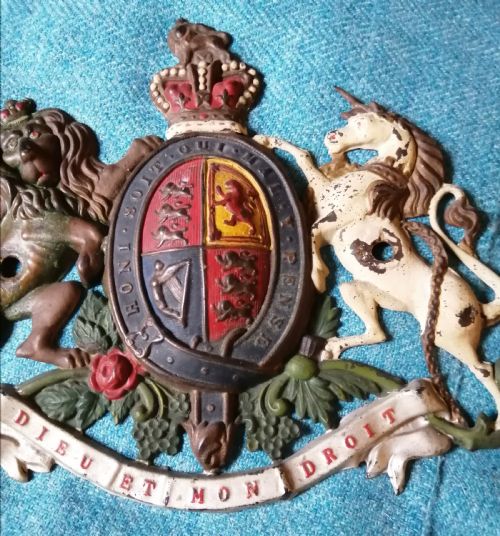 ANTIQUE SMALL ROYAL MILITARY COAT OF ARMS - ADDITIONAL PHOTO 6