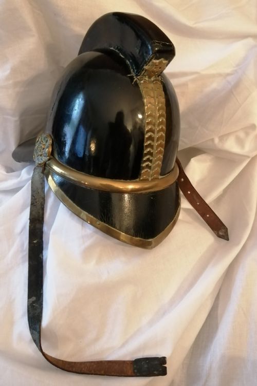 ANTIQUE LEATHER AND BRASS FIREMAN'S HELMET - ADDITIONAL PHOTO 4