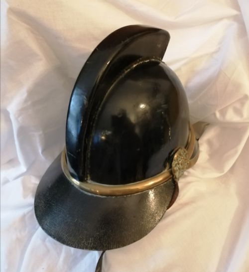 ANTIQUE LEATHER AND BRASS FIREMAN'S HELMET - ADDITIONAL PHOTO 8