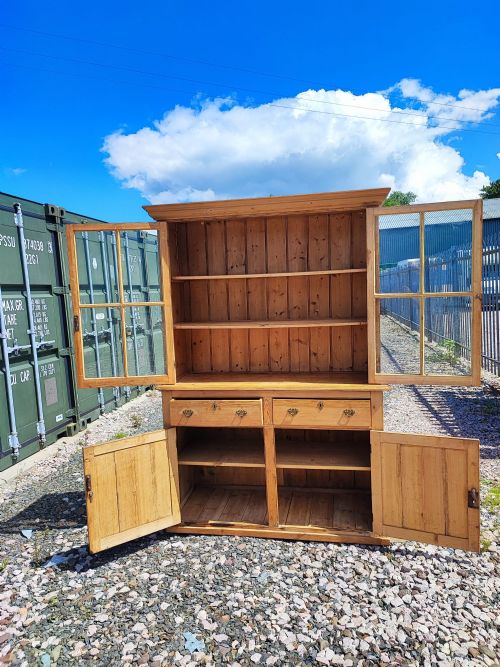 GOOD ANTIQUE GLAZED PINE DRESSER - ADDITIONAL PHOTO 1
