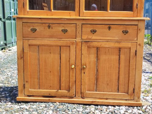 GOOD ANTIQUE GLAZED PINE DRESSER - ADDITIONAL PHOTO 2
