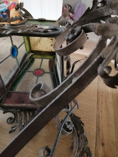 A GOOD ANTIQUE FRENCH WROUGHT IRON AND STAINED GLASS LANTERN - ADDITIONAL PHOTO 1
