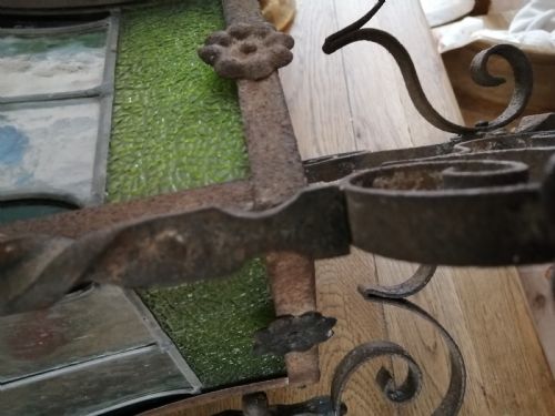 A GOOD ANTIQUE FRENCH WROUGHT IRON AND STAINED GLASS LANTERN - ADDITIONAL PHOTO 3