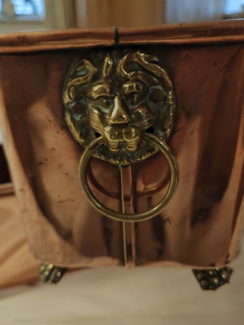 AN ANTIQUE PAIR OF COPPER AND BRASS PLANTERS - ADDITIONAL PHOTO 2